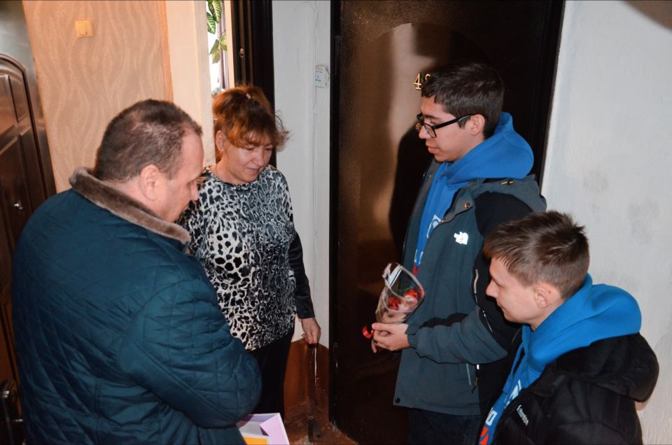 Отдаём низкий поклон матерям Героев Отдаём низкий поклон матерям Героев