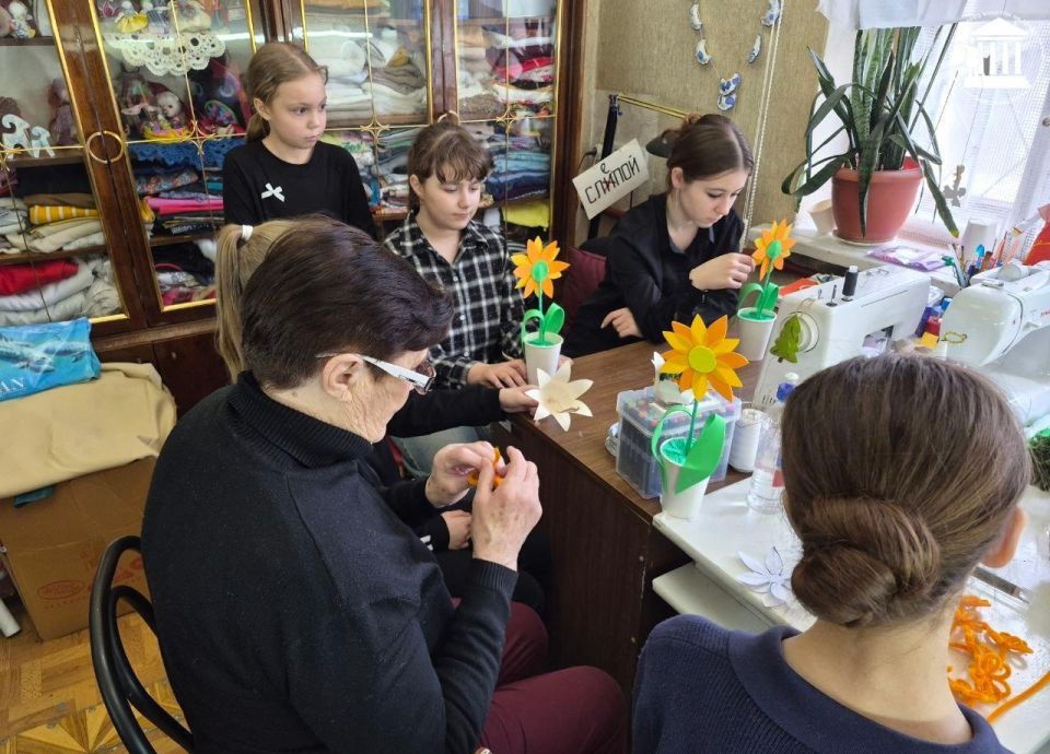 В городе Комсомольское прошло открытое занятие «Цветочные куклы — Феечки» В городе Комсомольское прошло открытое занятие «Цветочные куклы — Феечки»