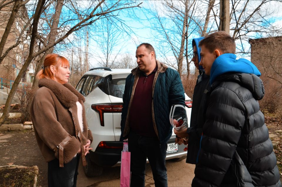 Отдаём низкий поклон матерям Героев Отдаём низкий поклон матерям Героев