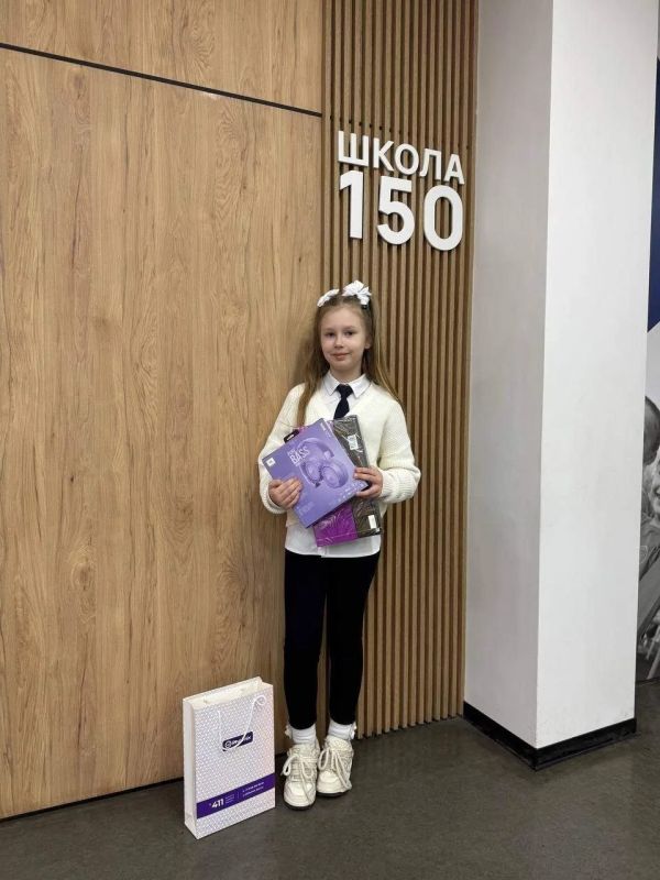 Донецким призёрам и финалистам конкурса рисунков доставлены заслуженные награды Донецким призёрам и финалистам конкурса рисунков доставлены заслуженные награды