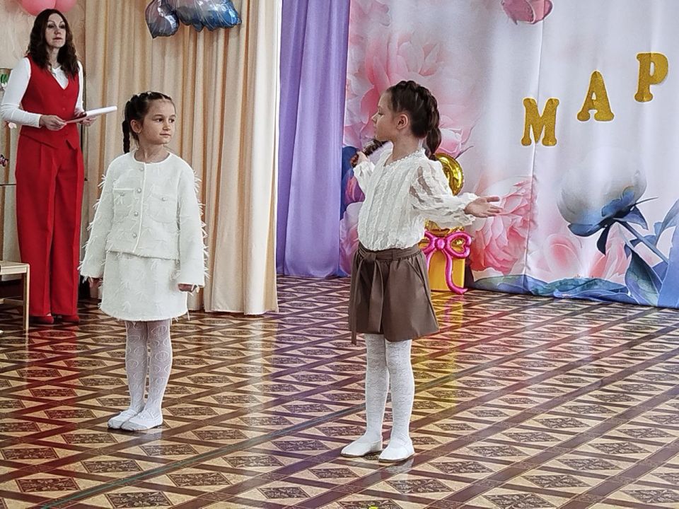 Игорь Мартынов: Праздничный утренник в дошкольном образовательном учреждении к Международному женскому дню 8 Марта Игорь Мартынов: Праздничный утренник в дошкольном образовательном учреждении к Международному женскому дню 8 Марта