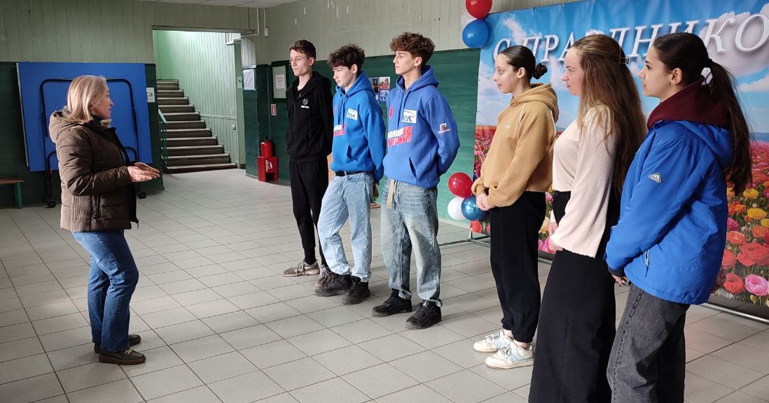 Заместитель председателя Мангушского муниципального совета, заместитель руководителя фракции Всероссийской политической партии «ЕДИНАЯ РОССИЯ» в Мангушском муниципальном совете, координатор партийного проекта...