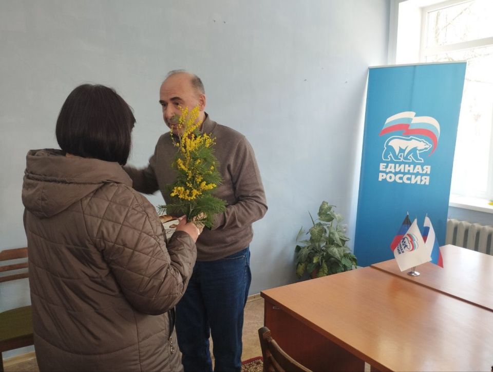 4 марта, в общественной приемной Партии «Единая Россия» Кировского внутригородского района Администрации городского округа Макеевка ДНР состоялся прием граждан депутатом Макеевского городского совета Александром Подгорным 4 марта, в общественной приемной Партии «Единая Россия» Кировского внутригородского района Администрации городского округа Макеевка ДНР состоялся прием граждан депутатом Макеевского городского совета Александром Подгорным