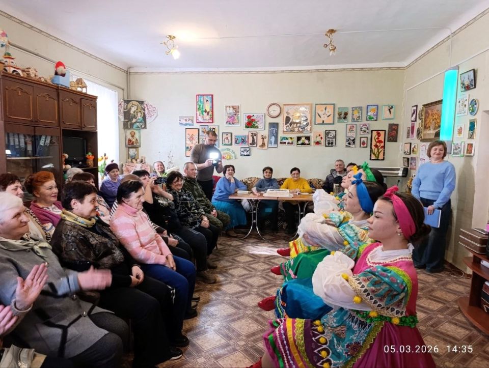 В городе Комсомольское прошел праздничный концерт «Самым милым и любимым», посвященный Международному женскому дню В городе Комсомольское прошел праздничный концерт «Самым милым и любимым», посвященный Международному женскому дню