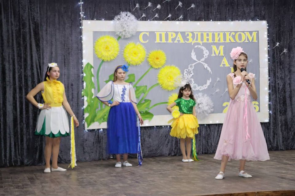 5 марта, в Юрьевском сельском клубе состоялся концерт «8 марта — день радости и красоты», посвященный Международному женскому дню, в рамках партийного проекта «Крепкая семья» 5 марта, в Юрьевском сельском клубе состоялся концерт «8 марта — день радости и красоты», посвященный Международному женскому дню, в рамках партийного проекта «Крепкая семья»