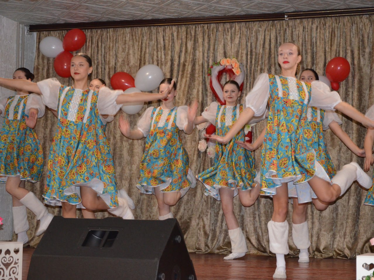 В Шахтерской санаторной школе-интернате № 15 провели концерт на базе Автоклуба В Шахтерской санаторной школе-интернате № 15 провели концерт на базе Автоклуба
