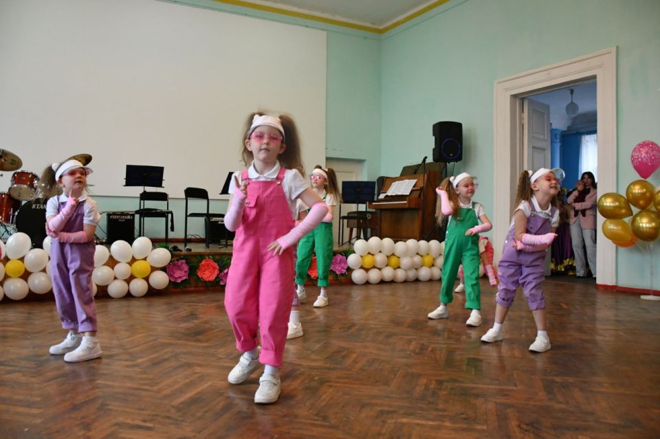 Сергей Желновач: В преддверии Международного женского дня в Дебальцево состоялось торжественное мероприятие, посвященное прекрасной половине человечества, где чествовали тех, кто своим трудом и талантом вносит неоценимый... Сергей Желновач: В преддверии Международного женского дня в Дебальцево состоялось торжественное мероприятие, посвященное прекрасной половине человечества, где чествовали тех, кто своим трудом и талантом вносит неоценимый...
