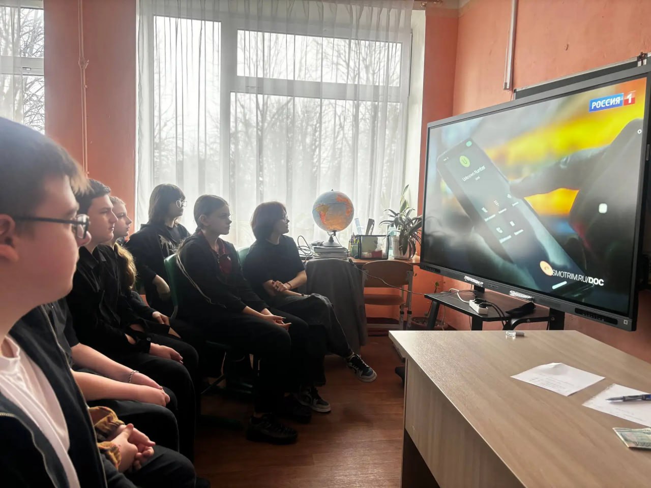 В школах Шахтерского округа провели мероприятия, направленные на предупреждение противоправного поведения среди детей и молодежи В школах Шахтерского округа провели мероприятия, направленные на предупреждение противоправного поведения среди детей и молодежи