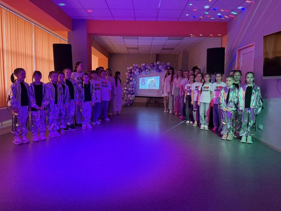 В преддверии самого нежного, весеннего праздника 8 Марта в молодежном отделе Светлодарского городского Дворца культуры прошёл праздничный концерт, посвящённый прекрасной половине человечества В преддверии самого нежного, весеннего праздника 8 Марта в молодежном отделе Светлодарского городского Дворца культуры прошёл праздничный концерт, посвящённый прекрасной половине человечества