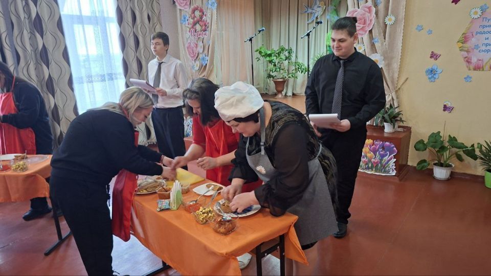 Нашей школе 8 Марта!. В преддверии Международного женского дня в нашей школе состоялся праздничный концерт, наполнивший зал теплом, улыбками и весенним настроением Нашей школе 8 Марта!. В преддверии Международного женского дня в нашей школе состоялся праздничный концерт, наполнивший зал теплом, улыбками и весенним настроением