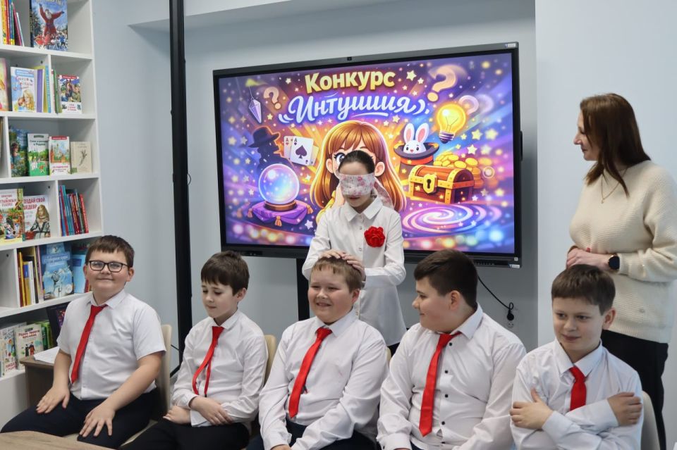Празднично-игровая программа «В марте есть такой денёк» Празднично-игровая программа «В марте есть такой денёк»