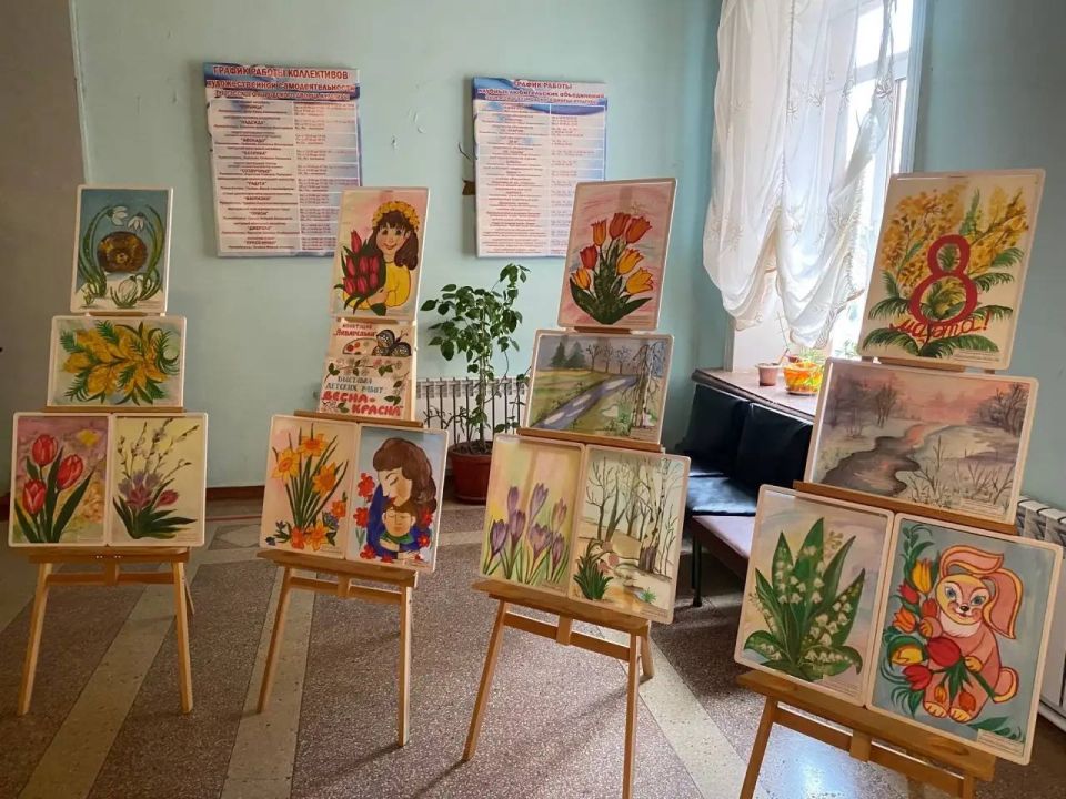 В Зугрэсском городском Дворце культуры с 6.03.2026 по 15.03.2026 проходит выставка рисунков юных художников студий изобразительного и декоративно-прикладного искусства "Радуга", "Акварельки" и студии народного творчества... В Зугрэсском городском Дворце культуры с 6.03.2026 по 15.03.2026 проходит выставка рисунков юных художников студий изобразительного и декоративно-прикладного искусства "Радуга", "Акварельки" и студии народного творчества...