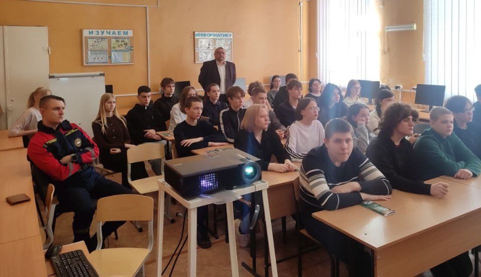 В ГБОУ «Мироновская школа №10 г.о. Дебальцево» прошла встреча обучающихся 10-11 классов с представителями Горловского автодорожного института (филиал ДонНТУ) В ГБОУ «Мироновская школа №10 г.о. Дебальцево» прошла встреча обучающихся 10-11 классов с представителями Горловского автодорожного института (филиал ДонНТУ)