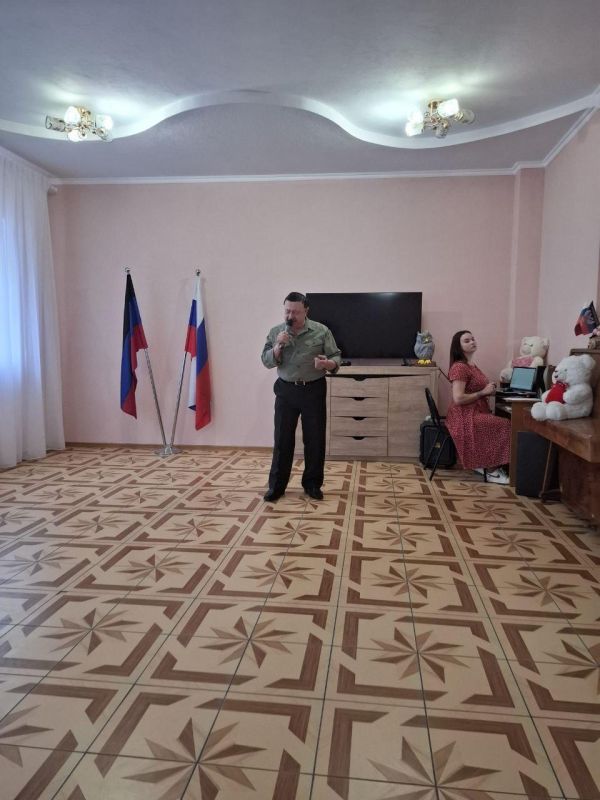 В Харцызске провели мероприятие, посвященное Международному женскому дню В Харцызске провели мероприятие, посвященное Международному женскому дню