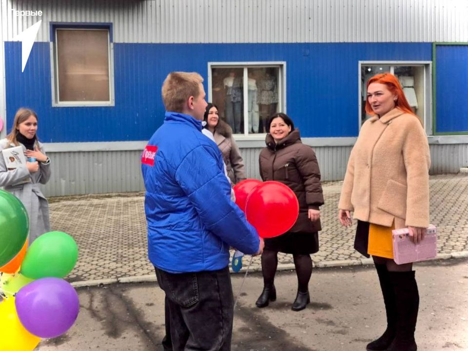С наступающим Международным женским днём! С наступающим Международным женским днём!
