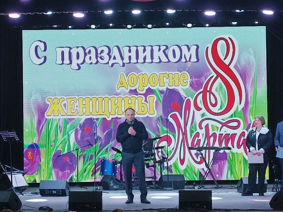 В преддверии Международного женского дня в Володарском Доме культуры состоялся праздничный концерт В преддверии Международного женского дня в Володарском Доме культуры состоялся праздничный концерт