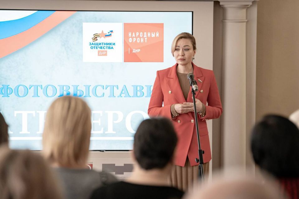 Наталья Никонорова: В преддверии 8 Марта с единомышленницами из «Женского движения «Единой России» провели акцию «Цветы мамам Героев» Наталья Никонорова: В преддверии 8 Марта с единомышленницами из «Женского движения «Единой России» провели акцию «Цветы мамам Героев»