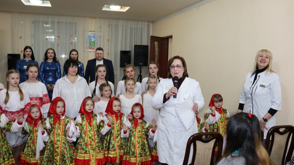 Вы заметили, что небо стало выше и светлее, а солнечные лучи с каждым днём становятся ласковее и теплее? Вы заметили, что небо стало выше и светлее, а солнечные лучи с каждым днём становятся ласковее и теплее?