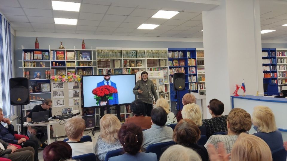 Вместе с весной приходит к нам замечательный праздник – Международный женский день, который стал прекрасным поводом для встречи в Центральной городской библиотеке им. М. Горького членов Совета женщин г. Макеевки... Вместе с весной приходит к нам замечательный праздник – Международный женский день, который стал прекрасным поводом для встречи в Центральной городской библиотеке им. М. Горького членов Совета женщин г. Макеевки...