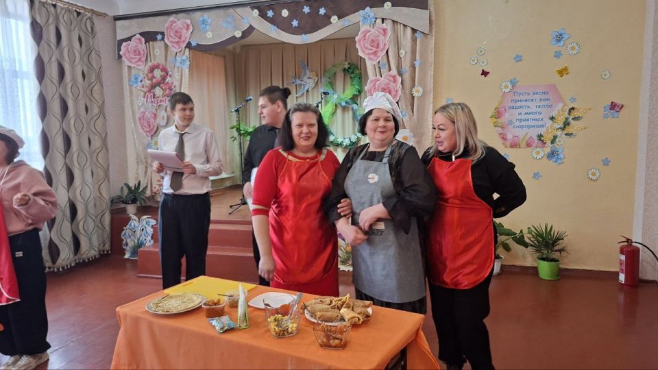 Нашей школе 8 Марта!. В преддверии Международного женского дня в нашей школе состоялся праздничный концерт, наполнивший зал теплом, улыбками и весенним настроением Нашей школе 8 Марта!. В преддверии Международного женского дня в нашей школе состоялся праздничный концерт, наполнивший зал теплом, улыбками и весенним настроением