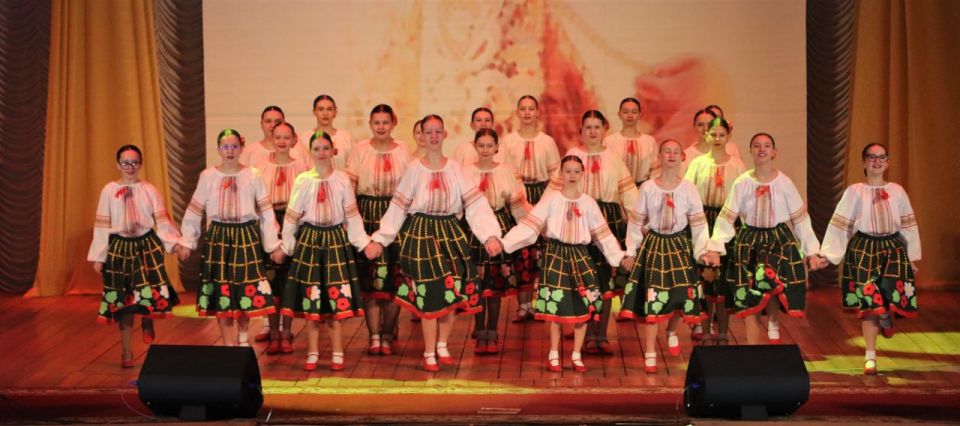 Праздничный концерт в честь Международного женского дня в культурно-досуговом центре им. 40-летия Победы Праздничный концерт в честь Международного женского дня в культурно-досуговом центре им. 40-летия Победы