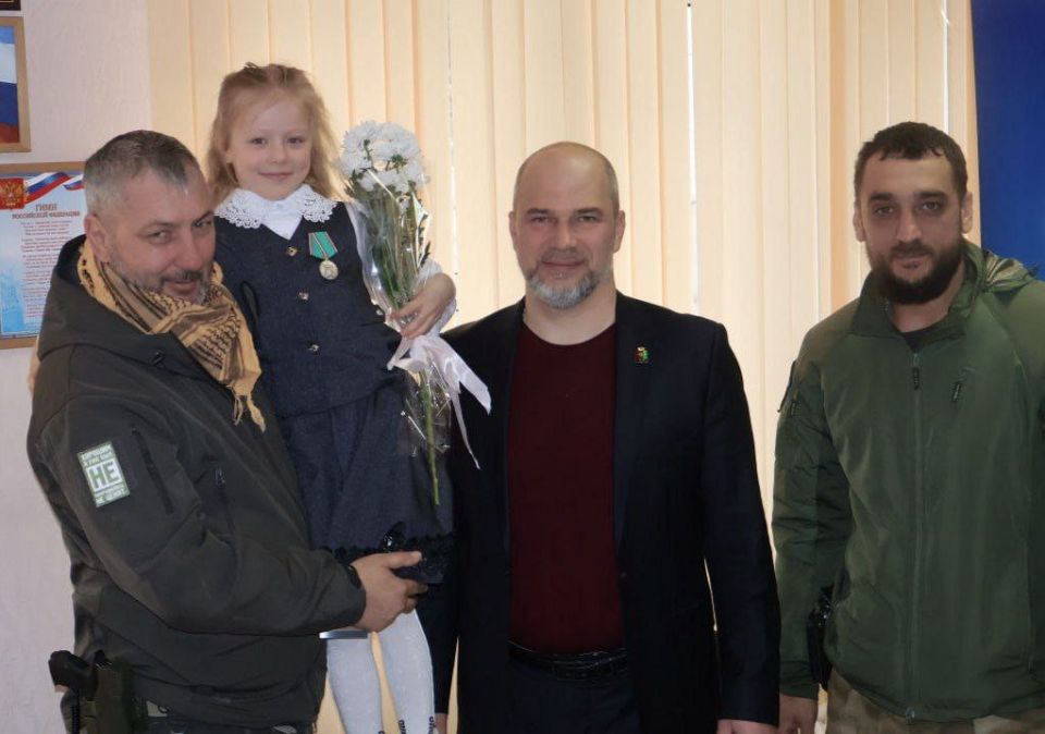 8 Марта в Дебальцево: Женский Вклад в Победу и Весеннее Вдохновение! 8 Марта в Дебальцево: Женский Вклад в Победу и Весеннее Вдохновение!