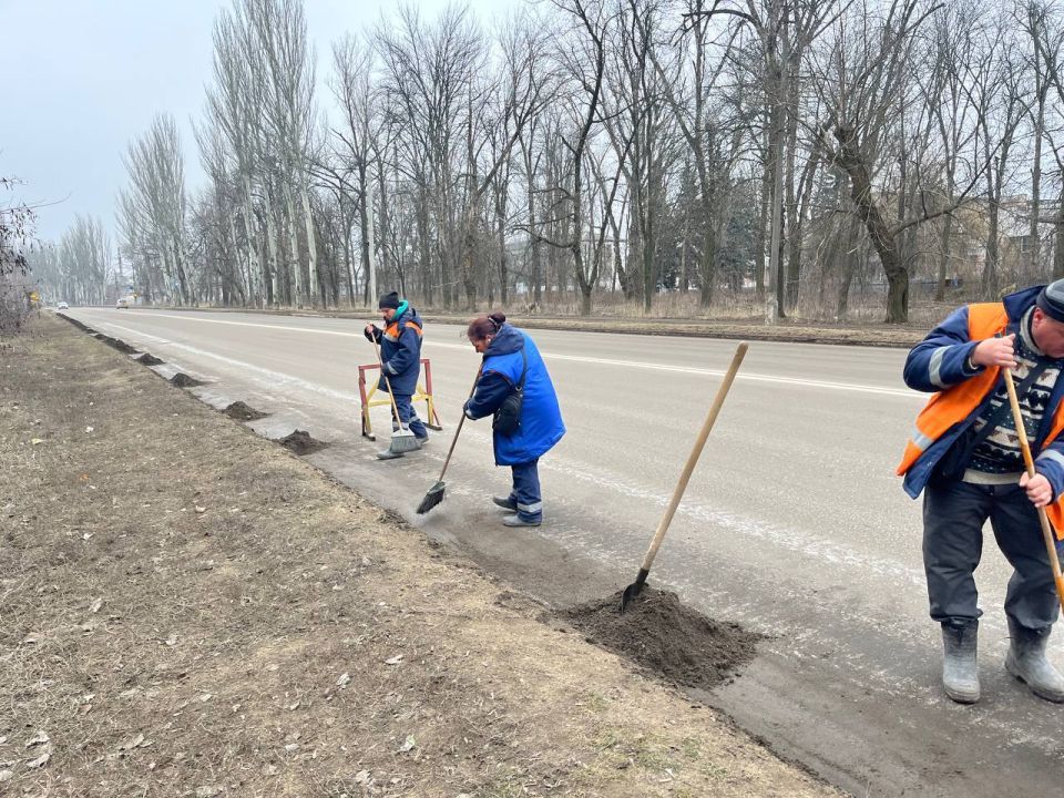 МУП «Простор» ежедневно выполняет все необходимые работы по содержанию городских улиц МУП «Простор» ежедневно выполняет все необходимые работы по содержанию городских улиц