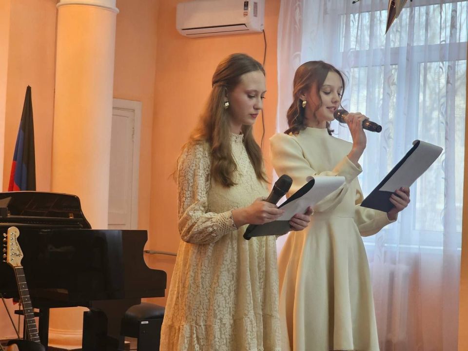 Сегодня, в МБУДО ДДШИ прошёл праздничный концерт, посвящённый Международному женскому дню Сегодня, в МБУДО ДДШИ прошёл праздничный концерт, посвящённый Международному женскому дню