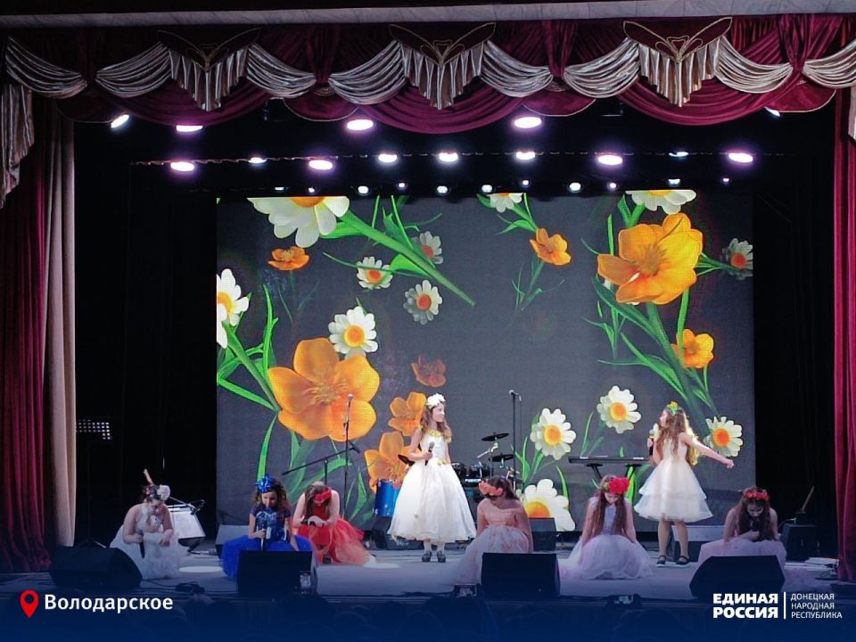 Накануне Международного женского дня в стенах Володарского Дома культуры прошел концерт, посвящённое прекрасной половине человечества Накануне Международного женского дня в стенах Володарского Дома культуры прошел концерт, посвящённое прекрасной половине человечества