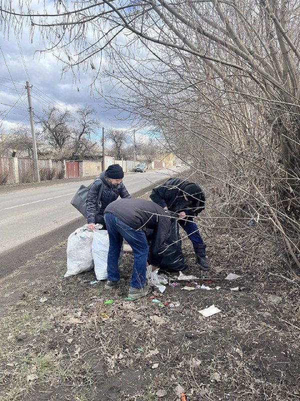 5 марта в Червоногвардейском районе осуществляются работы по уборке территории силами предприятий, учреждений и организаций района в рамках партийного проекта Единой России «Городская среда» 5 марта в Червоногвардейском районе осуществляются работы по уборке территории силами предприятий, учреждений и организаций района в рамках партийного проекта Единой России «Городская среда»