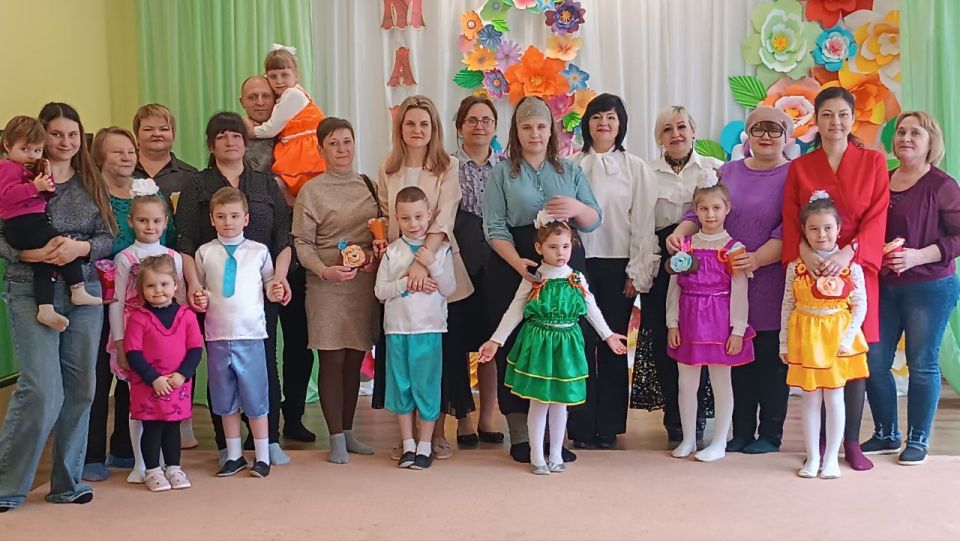 Весна — время пробуждения природы, ярких красок и, конечно же, самого доброго и нежного праздника 8 Марта Весна — время пробуждения природы, ярких красок и, конечно же, самого доброго и нежного праздника 8 Марта