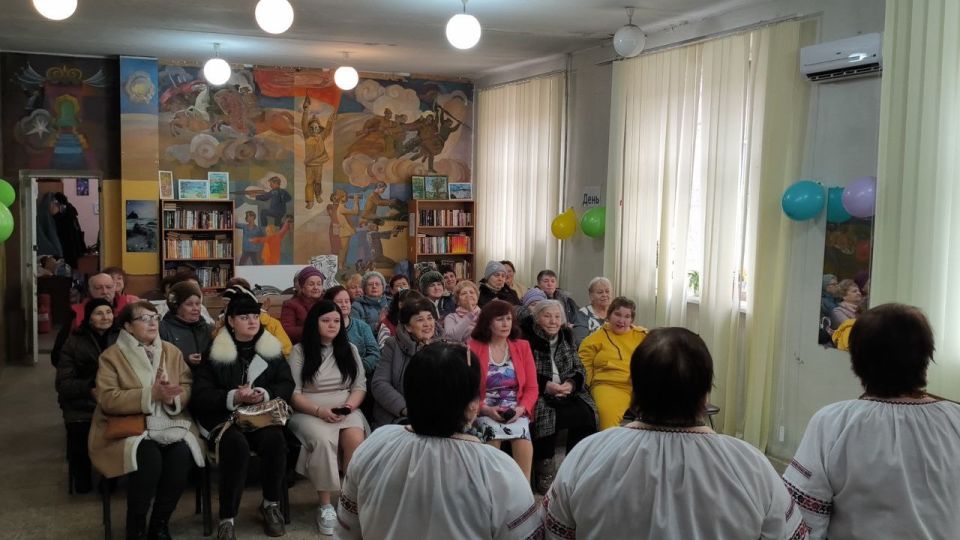 В преддверии международного женского дня в светлодарском отделении ГБУСО ЦСОН г. Дебальцево, совместно с городским дворцом культуры, прошёл праздничный концерт В преддверии международного женского дня в светлодарском отделении ГБУСО ЦСОН г. Дебальцево, совместно с городским дворцом культуры, прошёл праздничный концерт