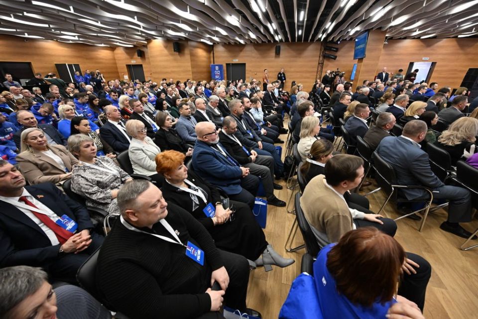 Глава Донецкой Народной Республики Денис Пушилин, гости Республики, первый заместитель Председателя Народного Совета ДНР Сергей Прокопенко и депутаты фракции «Единая Россия» в Народном Совете ДНР приняли участие в... Глава Донецкой Народной Республики Денис Пушилин, гости Республики, первый заместитель Председателя Народного Совета ДНР Сергей Прокопенко и депутаты фракции «Единая Россия» в Народном Совете ДНР приняли участие в...