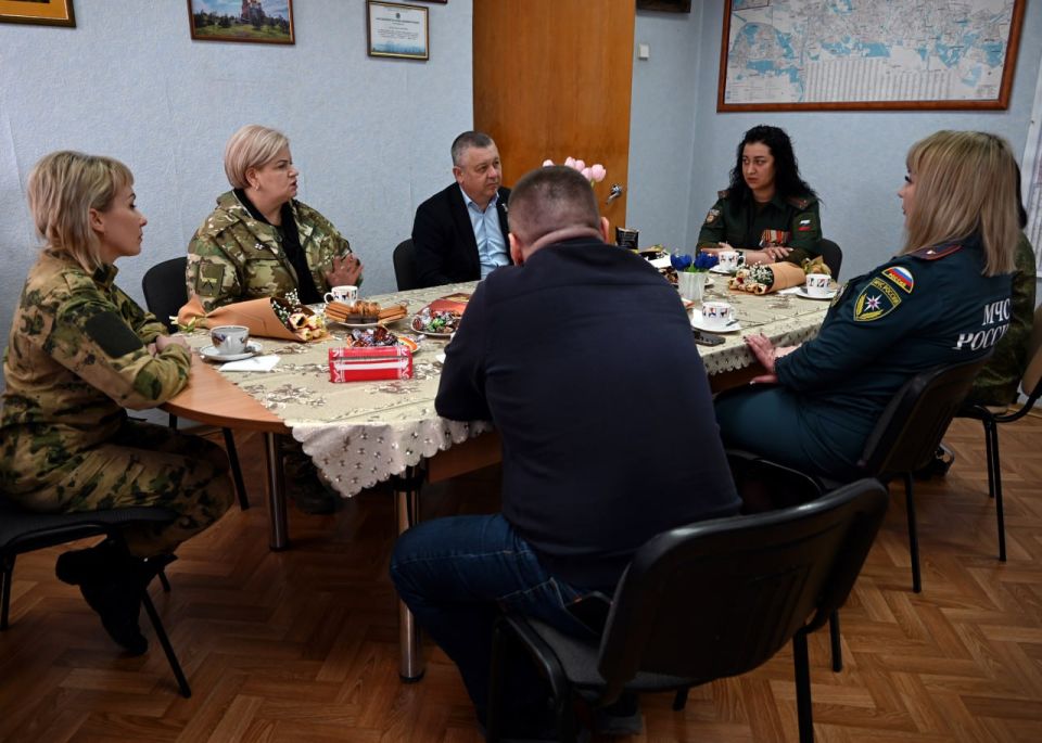 «Сила духа и женская нежность»: в Куйбышевском районе чествовали женщин — защитниц и тружениц тыла «Сила духа и женская нежность»: в Куйбышевском районе чествовали женщин — защитниц и тружениц тыла