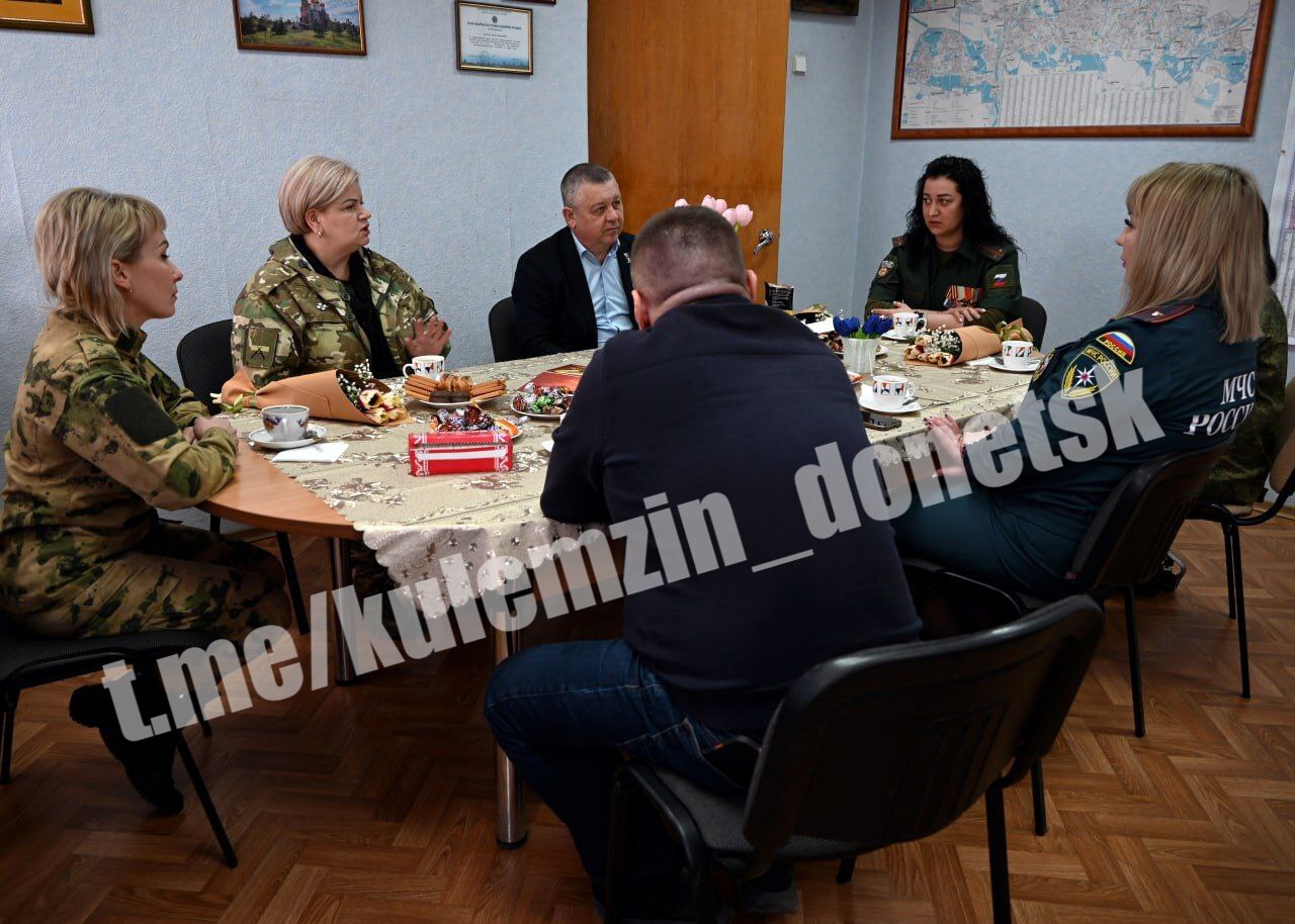 Алексей Кулемзин: В Донецке чествуют прекрасную половину человечества Алексей Кулемзин: В Донецке чествуют прекрасную половину человечества