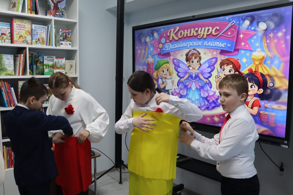 Празднично-игровая программа «В марте есть такой денёк» Празднично-игровая программа «В марте есть такой денёк»