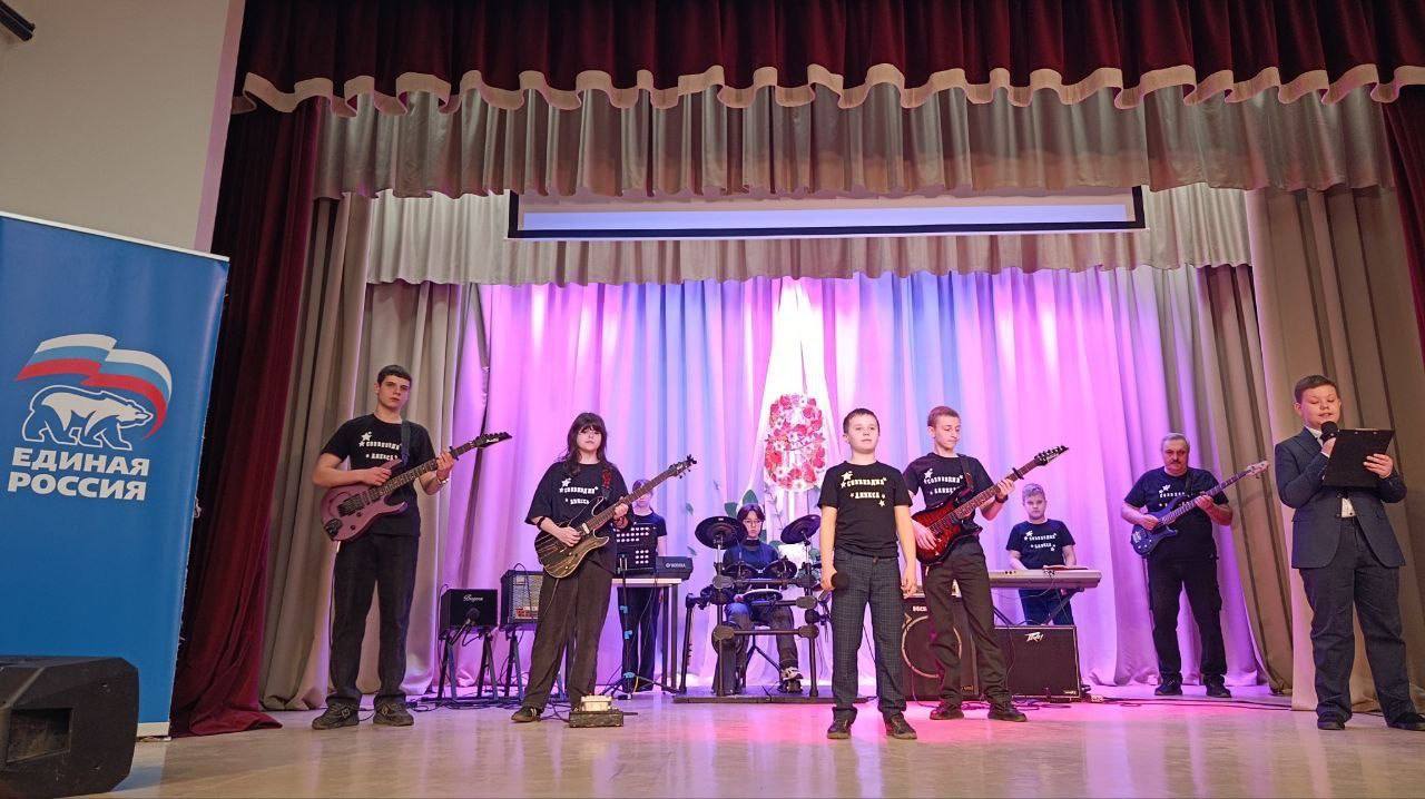 В преддверии празднования международного женского дня, в клубе села Бирюки г. Донецка состоялся праздничный концерт «В этот день, весной согретый, все цветы, улыбки – Вам!» В преддверии празднования международного женского дня, в клубе села Бирюки г. Донецка состоялся праздничный концерт «В этот день, весной согретый, все цветы, улыбки – Вам!»