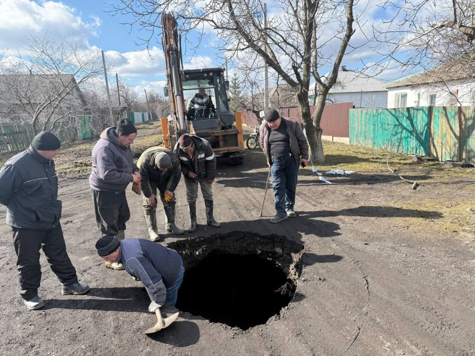 В жилмассиве Пролетарский провели отсыпку участка дороги В жилмассиве Пролетарский провели отсыпку участка дороги