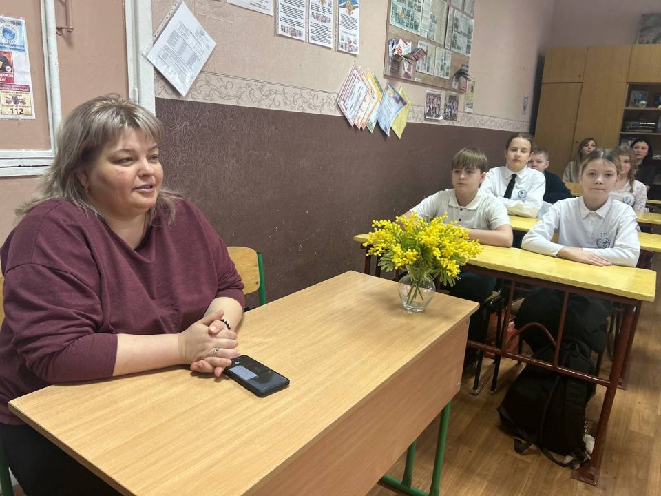 В канун 8 марта защитница Отечества провела урок мужества В канун 8 марта защитница Отечества провела урок мужества