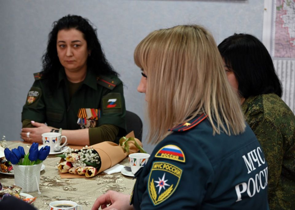 «Сила духа и женская нежность»: в Куйбышевском районе чествовали женщин — защитниц и тружениц тыла «Сила духа и женская нежность»: в Куйбышевском районе чествовали женщин — защитниц и тружениц тыла