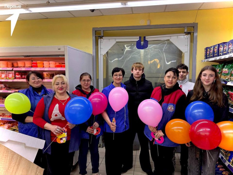 С наступающим Международным женским днём! С наступающим Международным женским днём!