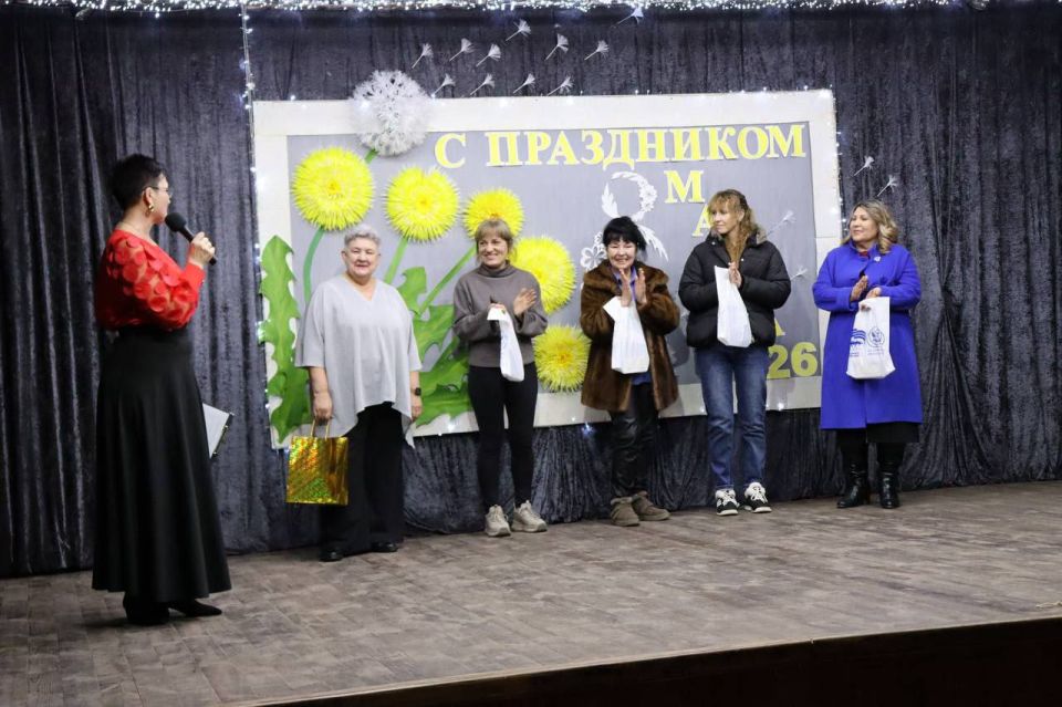 5 марта, в Юрьевском сельском клубе состоялся концерт «8 марта — день радости и красоты», посвященный Международному женскому дню, в рамках партийного проекта «Крепкая семья» 5 марта, в Юрьевском сельском клубе состоялся концерт «8 марта — день радости и красоты», посвященный Международному женскому дню, в рамках партийного проекта «Крепкая семья»