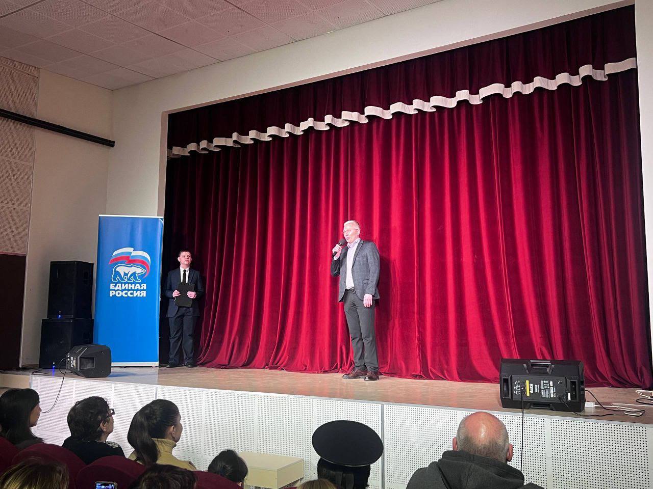 В преддверии празднования международного женского дня, в клубе села Бирюки г. Донецка состоялся праздничный концерт «В этот день, весной согретый, все цветы, улыбки – Вам!» В преддверии празднования международного женского дня, в клубе села Бирюки г. Донецка состоялся праздничный концерт «В этот день, весной согретый, все цветы, улыбки – Вам!»