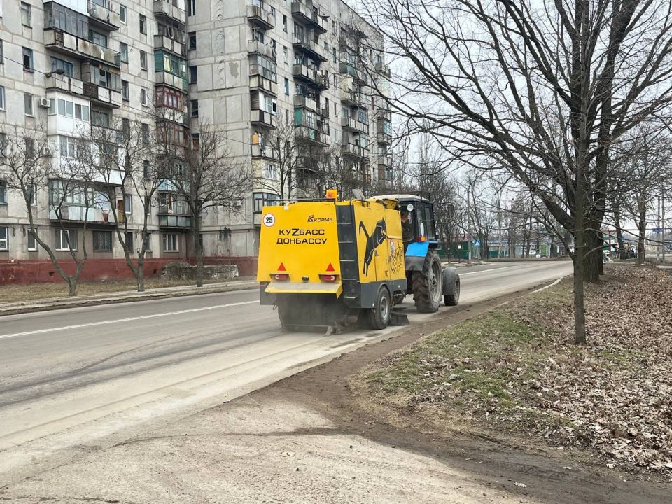 МУП «Простор» ежедневно выполняет все необходимые работы по содержанию городских улиц МУП «Простор» ежедневно выполняет все необходимые работы по содержанию городских улиц