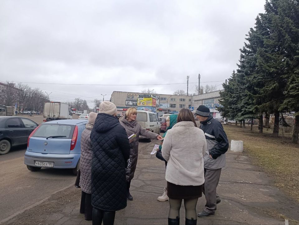 По поручению Главы ДНР Дениса Пушилина под эгидой Единой России проводятся встречи с населением для выявления проблемных вопросов на подведомственной территории По поручению Главы ДНР Дениса Пушилина под эгидой Единой России проводятся встречи с населением для выявления проблемных вопросов на подведомственной территории