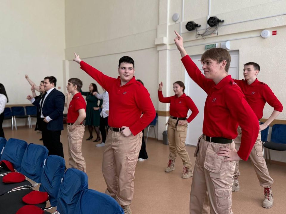 Школьники из ДНР и ЯНАО познакомились благодаря телемосту Школьники из ДНР и ЯНАО познакомились благодаря телемосту