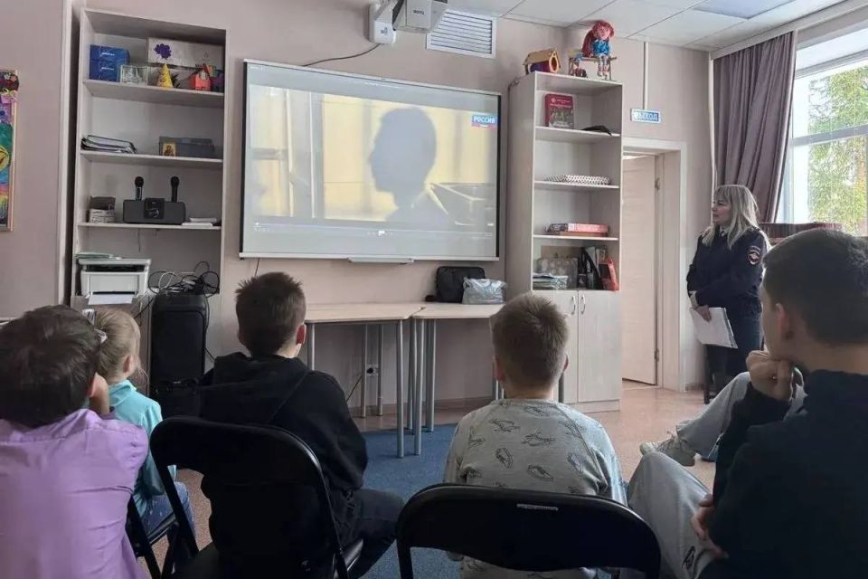 В Ульяновске транспортные полицейские провели урок правового просвещения В Ульяновске транспортные полицейские провели урок правового просвещения