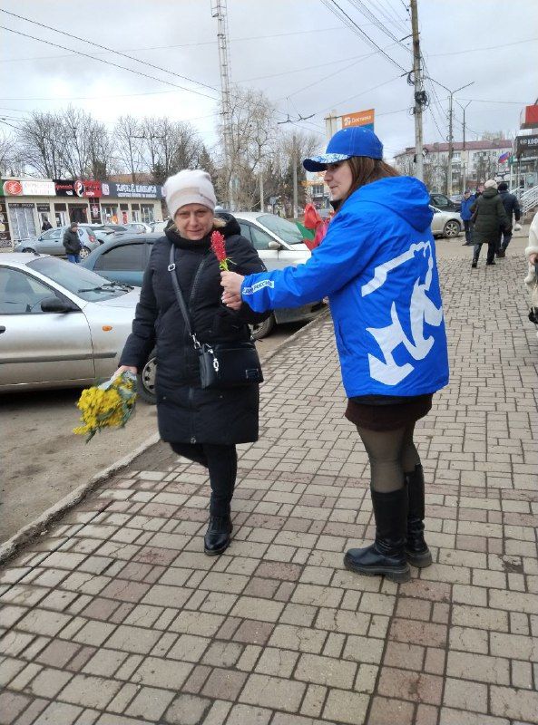 Сегодня, 6 марта, в преддверии Международного женского дня – 8 Марта в Червоногвардейском районе прошла акция «Вам, любимые!» в рамках партийного проекта «Женское движение Единой России» Сегодня, 6 марта, в преддверии Международного женского дня – 8 Марта в Червоногвардейском районе прошла акция «Вам, любимые!» в рамках партийного проекта «Женское движение Единой России»