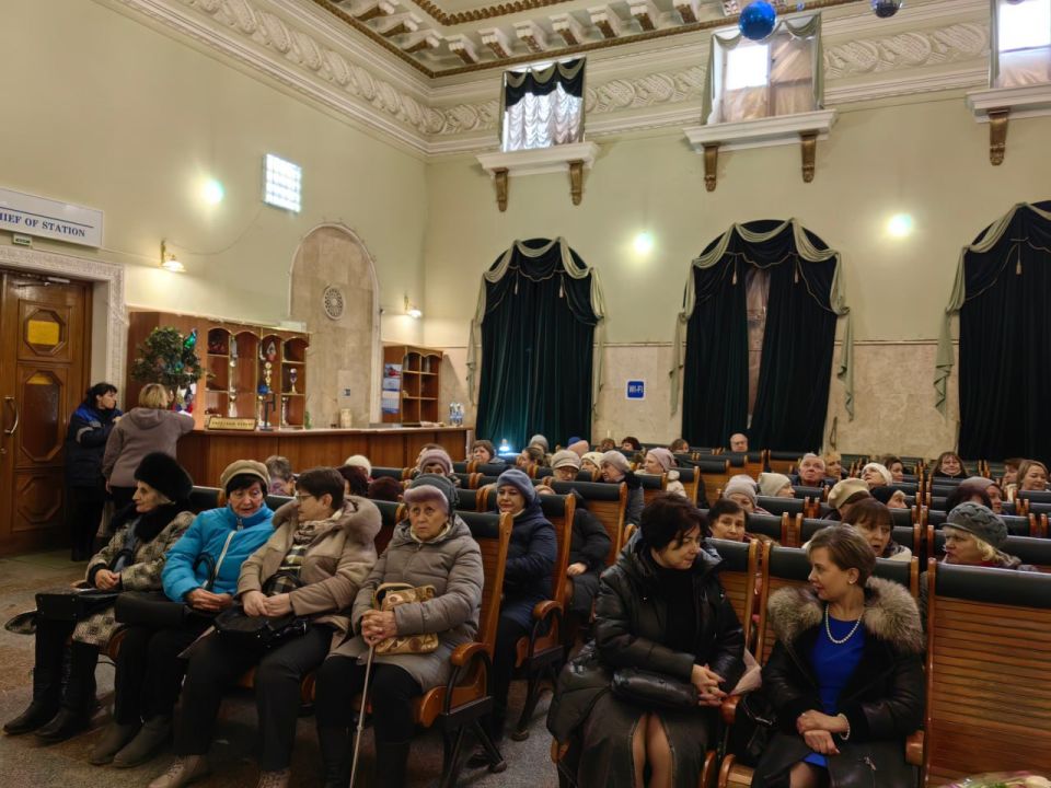 Александр Пеняев: От всей души поздравил с первым весенним праздником лучшую половину человечества – прекрасных женин Ясиноватой и округа Александр Пеняев: От всей души поздравил с первым весенним праздником лучшую половину человечества – прекрасных женин Ясиноватой и округа