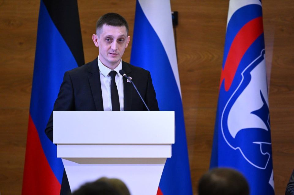 Александр Бондаренко: Принял участие в масштабном отчетном республиканском форуме партии «Единая Россия», который прошел в Донецке накануне Александр Бондаренко: Принял участие в масштабном отчетном республиканском форуме партии «Единая Россия», который прошел в Донецке накануне